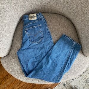 Levi’s Silvertab Mom Jeans